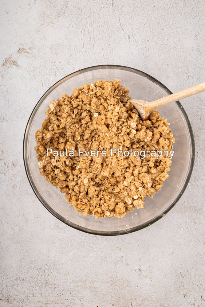 Caramel Apple Crumble Bars