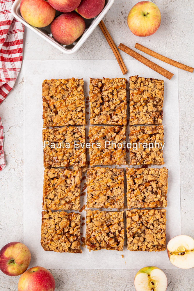 Caramel Apple Crumble Bars