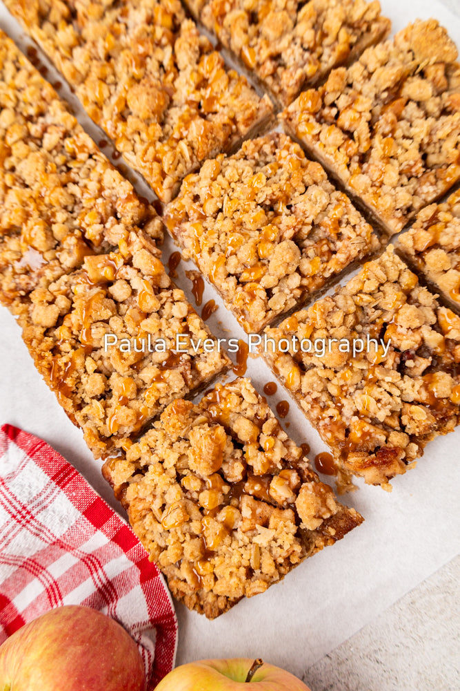 Caramel Apple Crumble Bars