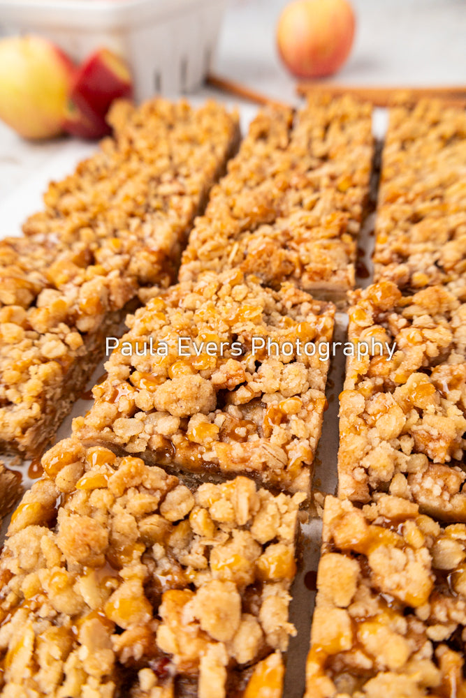 Caramel Apple Crumble Bars