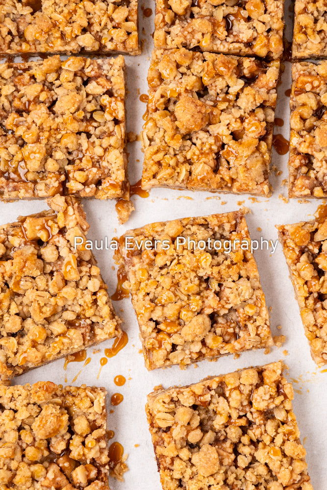 Caramel Apple Crumble Bars