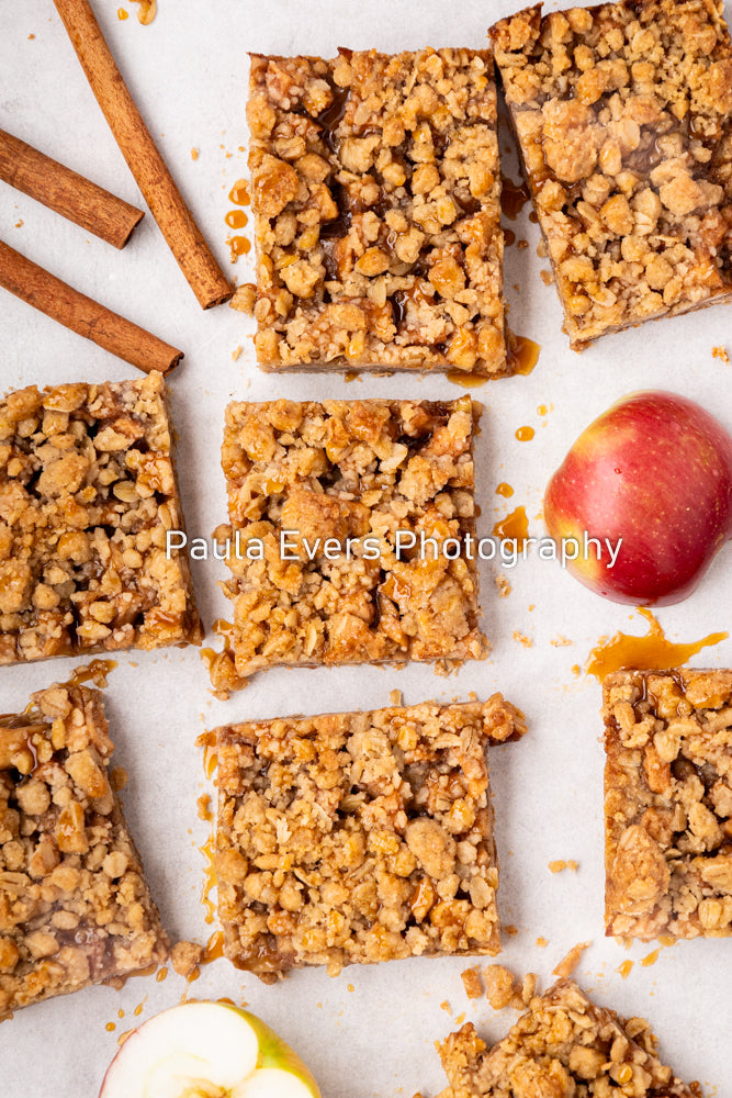 Caramel Apple Crumble Bars