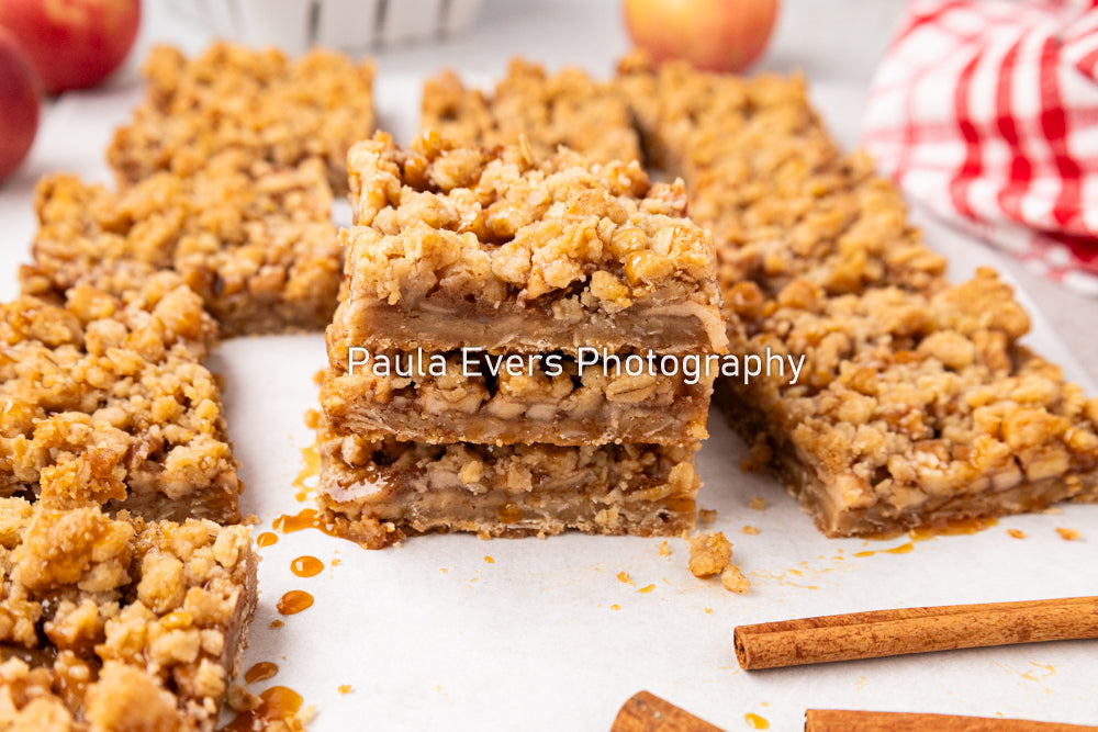 Caramel Apple Crumble Bars