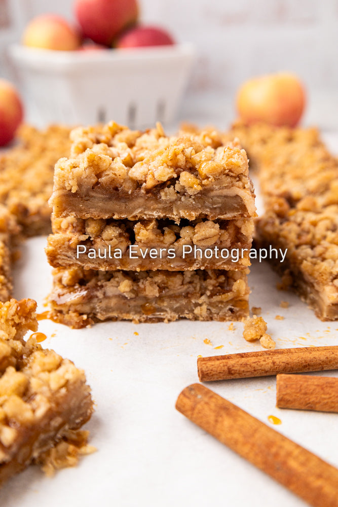 Caramel Apple Crumble Bars