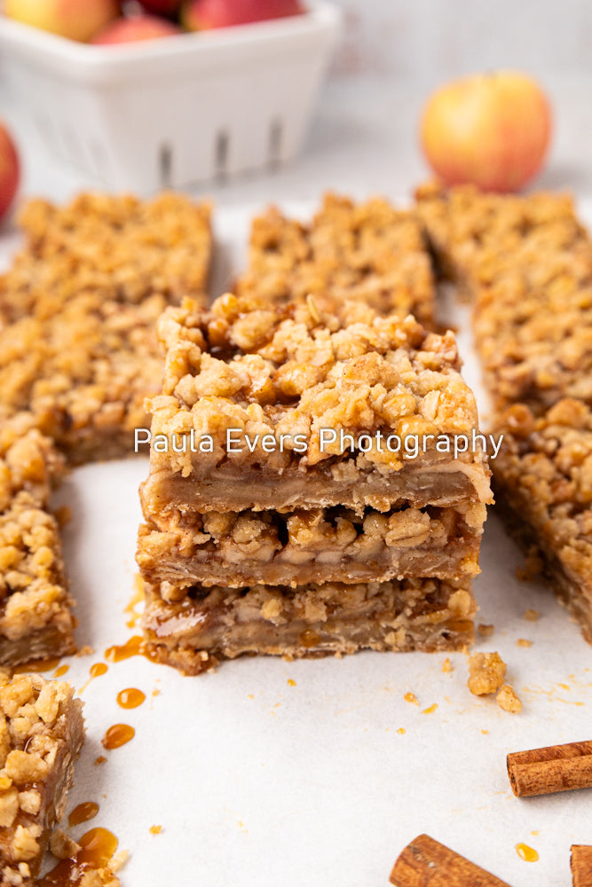Caramel Apple Crumble Bars