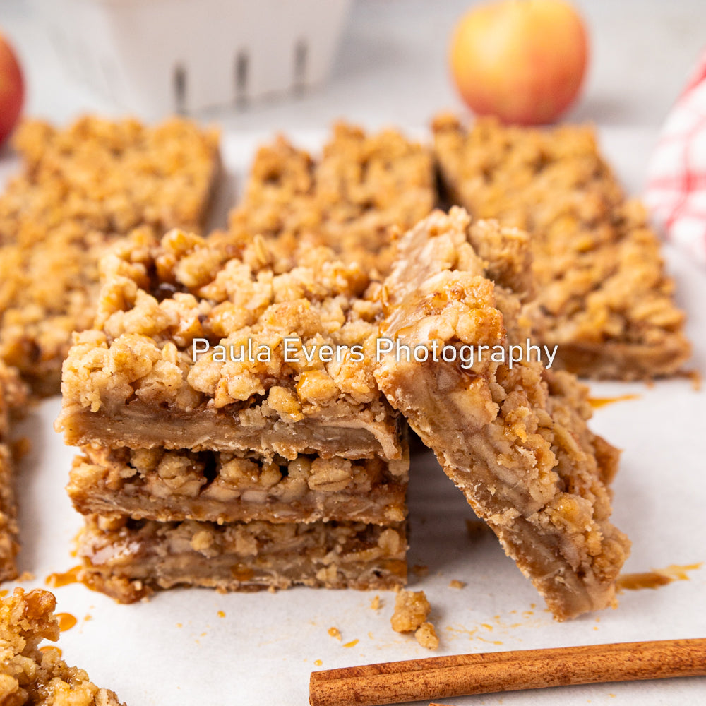 Caramel Apple Crumble Bars