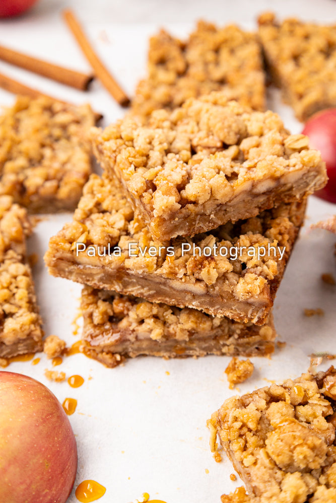 Caramel Apple Crumble Bars
