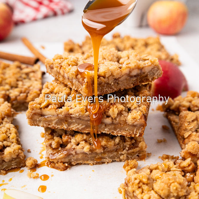 Caramel Apple Crumble Bars