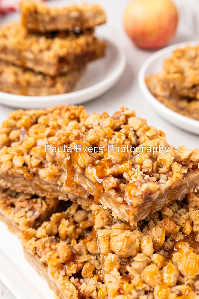 Caramel Apple Crumble Bars