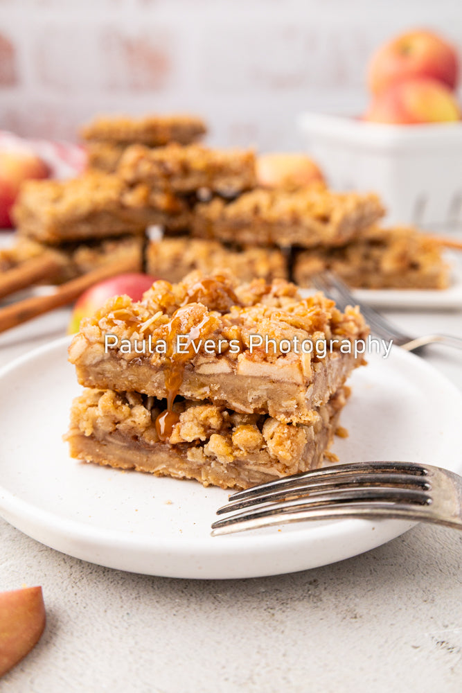 Caramel Apple Crumble Bars