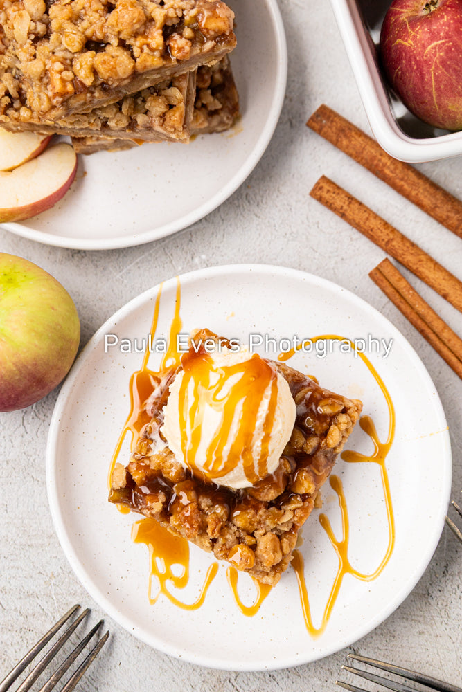 Caramel Apple Crumble Bars