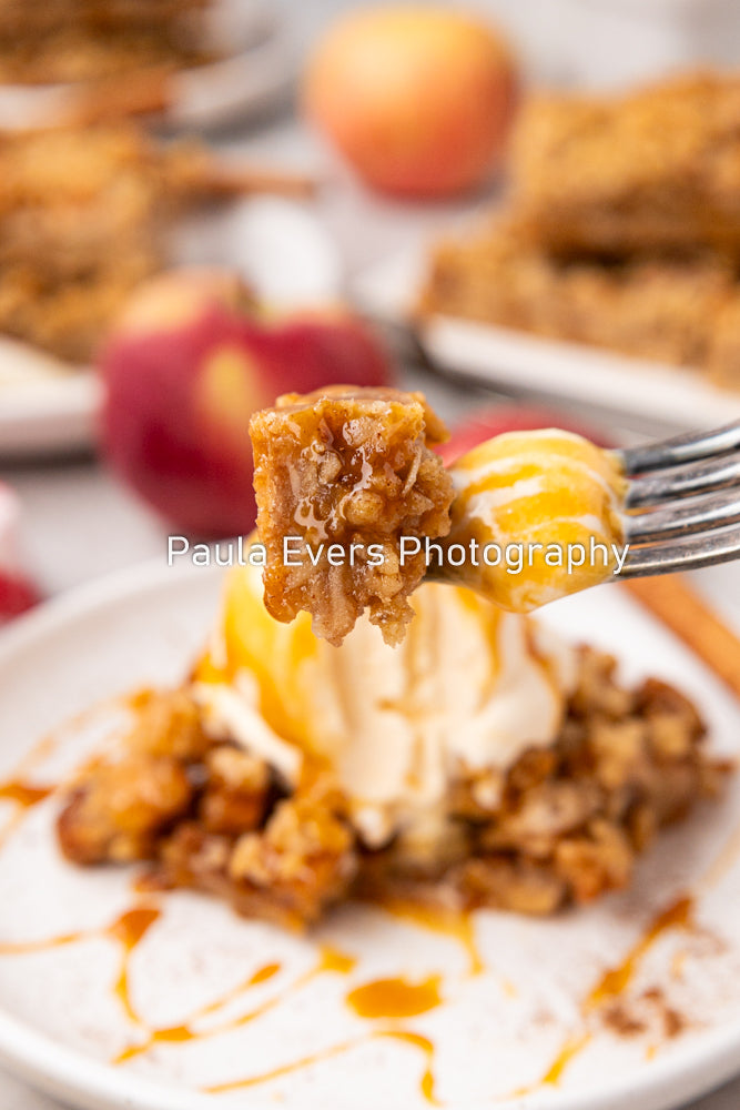 Caramel Apple Crumble Bars