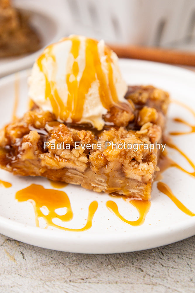 Caramel Apple Crumble Bars